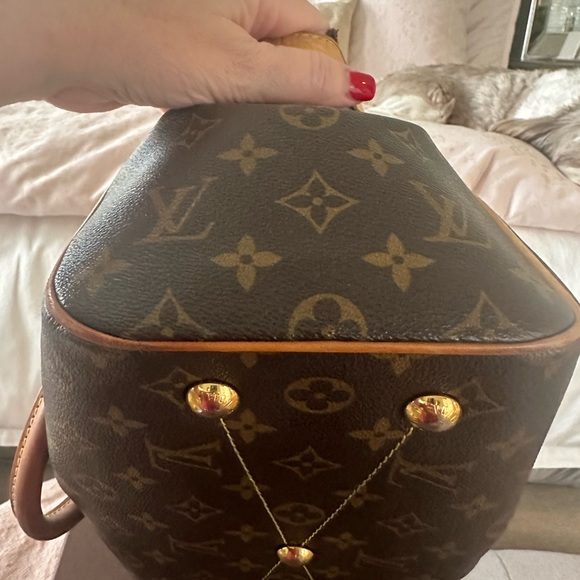 Louis Vuitton Tivoli Handbag ****authentic**** - Picture 9 of 9